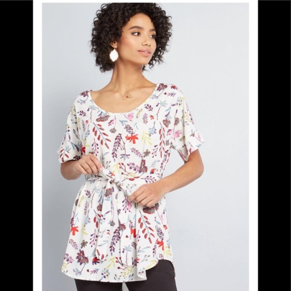 MODCLOTH Jessy B White Flowers Tunic